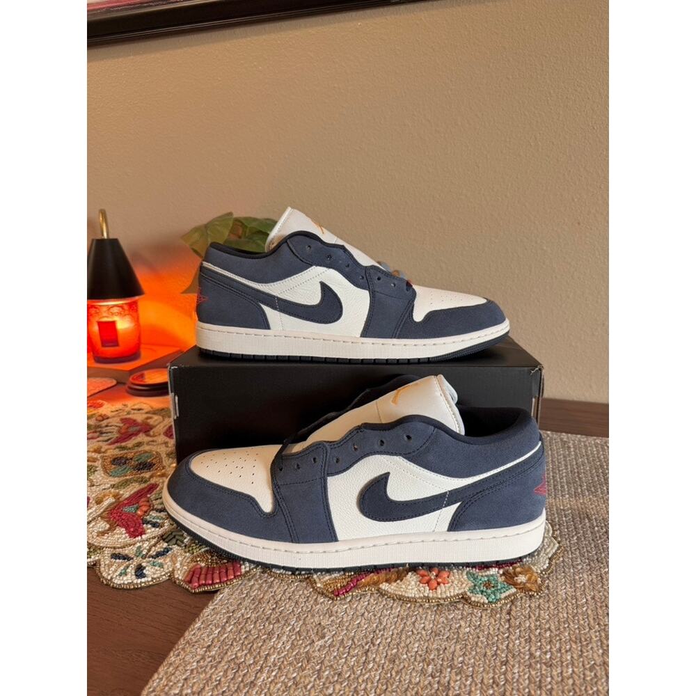 Jordan 1 Low SE Obsidian Navy Blue Suede University Gold Red White IO7448 400
